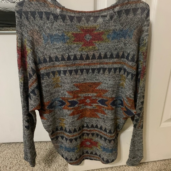 Aztec print top - Picture 2 of 2